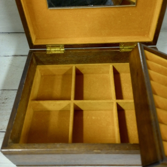 Vintage Pat Yoshikawa, Tapestry Top Jewelry Box, Jewelry Storage, Organizer. - Picture 8 of 12